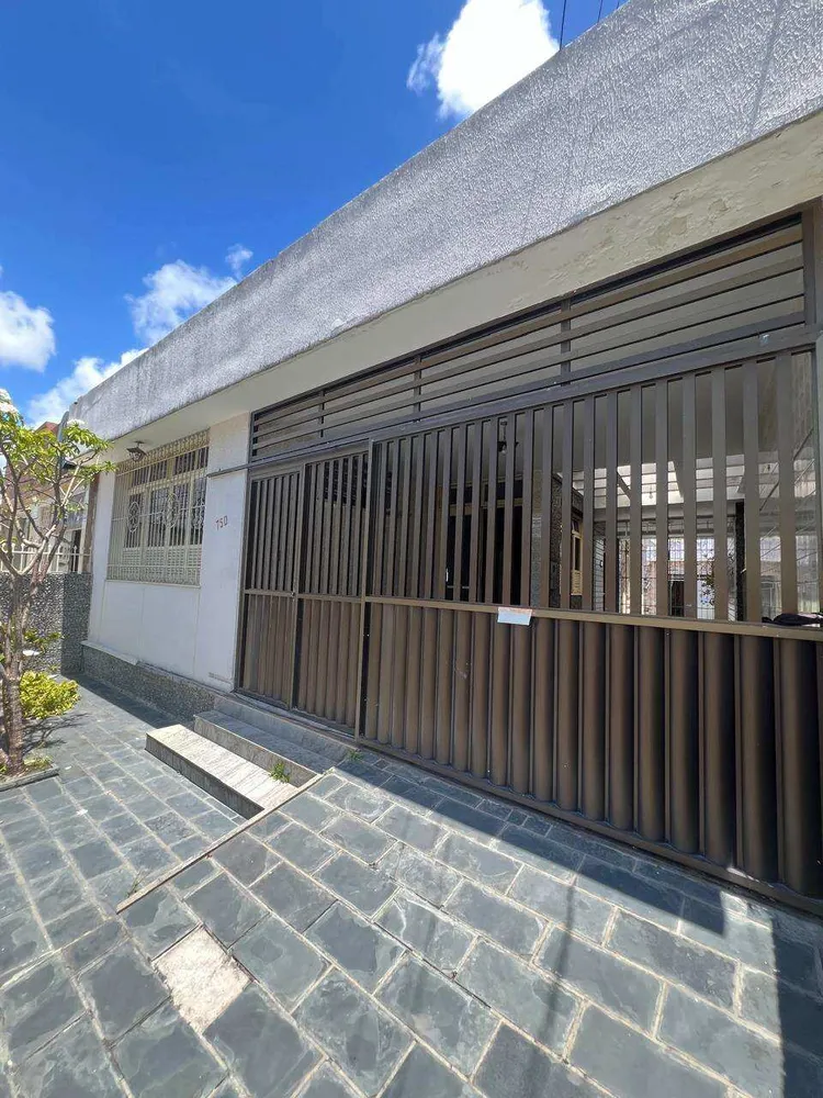 Casa, 5 quartos, 304 m² - Foto 1