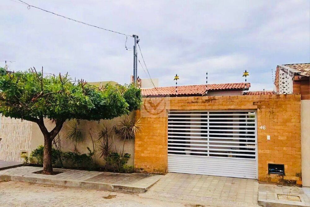 Casa à venda com 3 quartos, 250m² - Foto 4