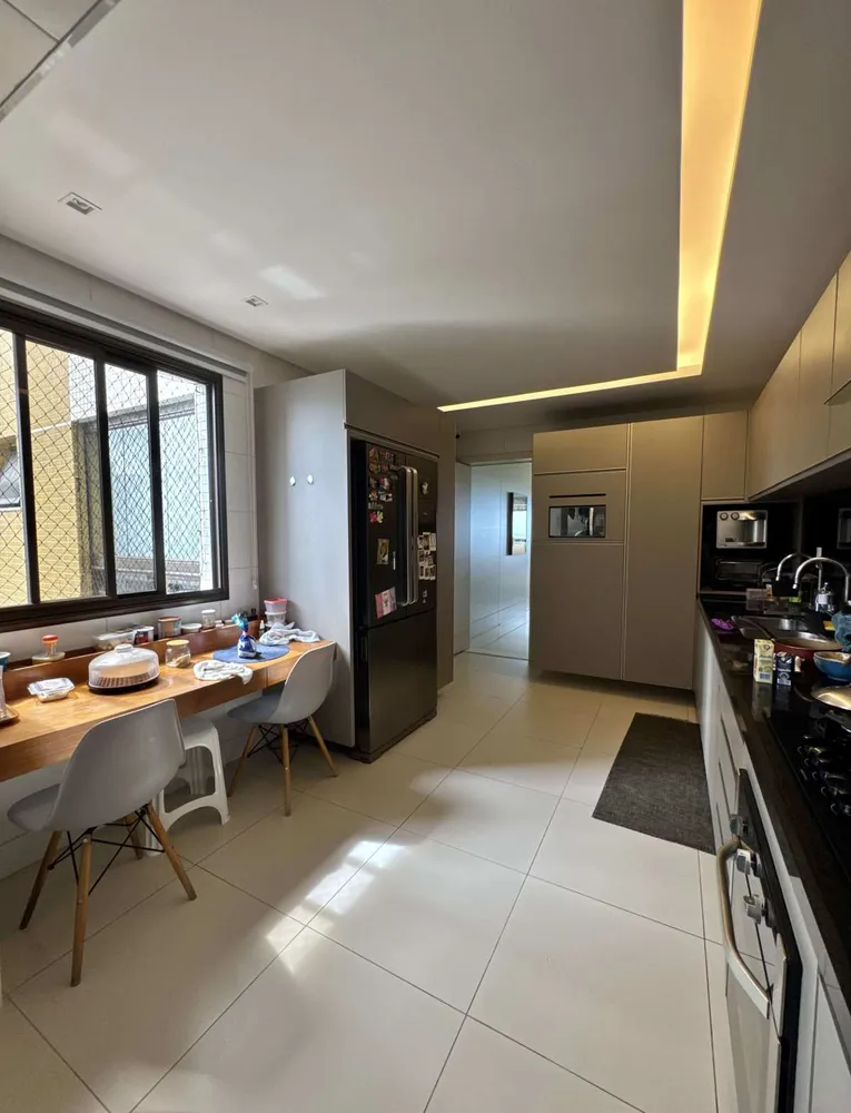 Apartamento, 3 quartos, 212 m² - Foto 1