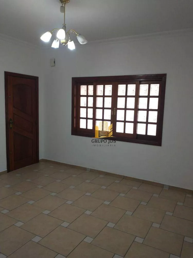 Casa à venda com 3 quartos, 240m² - Foto 3