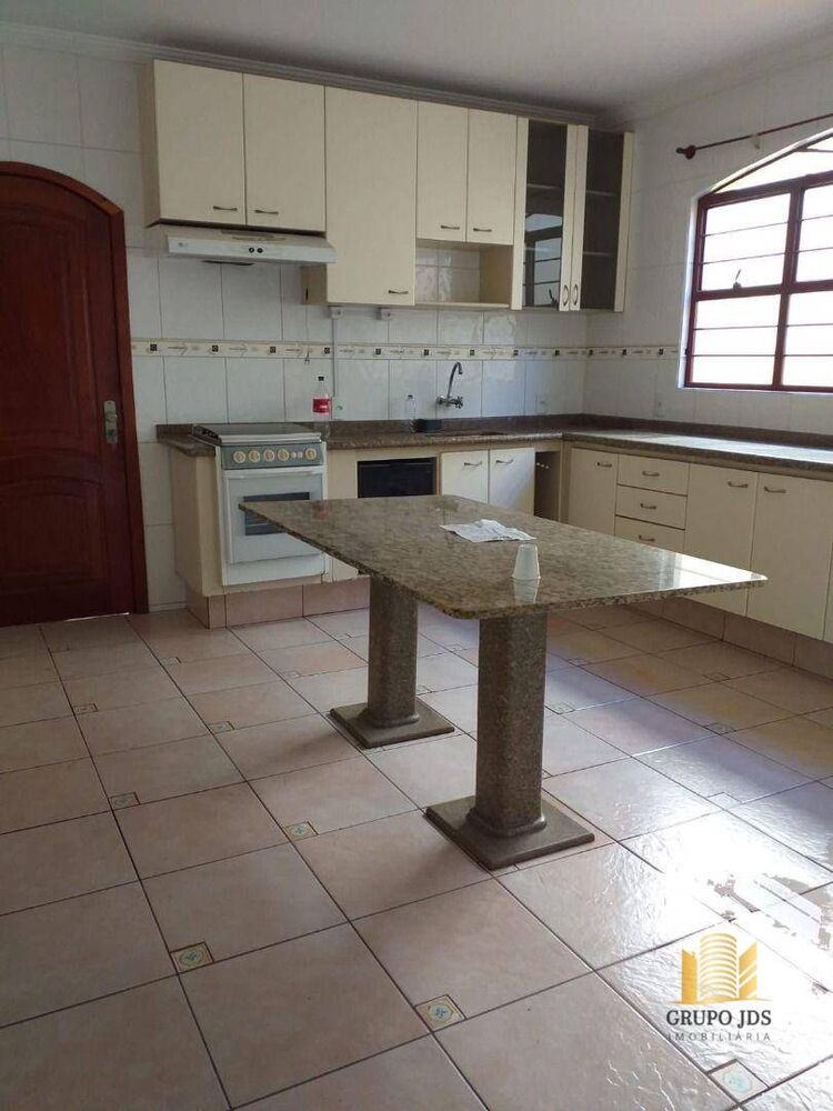 Casa, 3 quartos, 250 m² - Foto 2