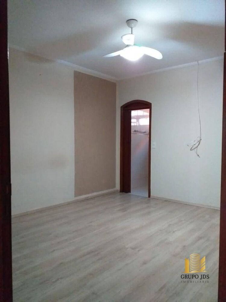 Casa, 3 quartos, 250 m² - Foto 1