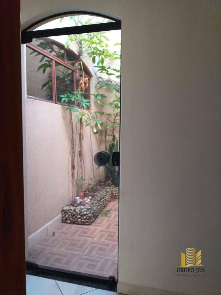 Casa, 3 quartos, 250 m² - Foto 4