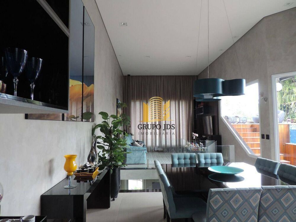 Sobrado, 3 quartos, 300 m² - Foto 1