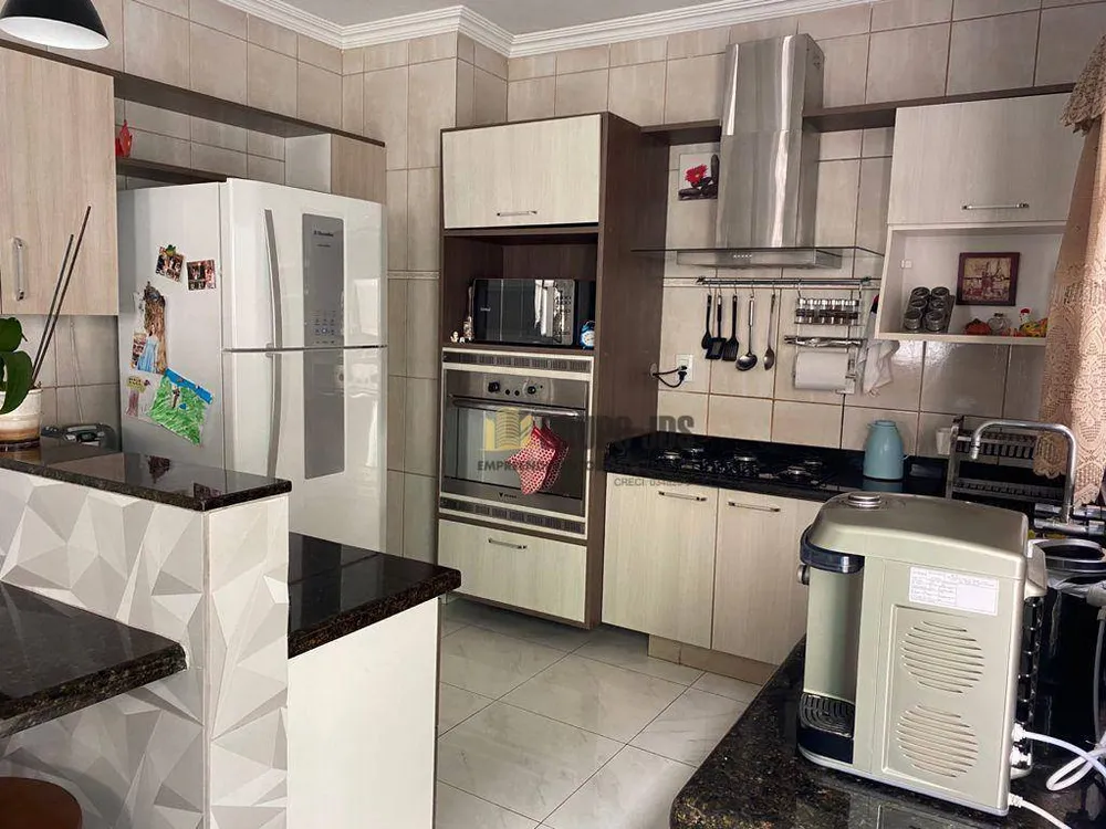 Casa, 3 quartos, 169 m² - Foto 4