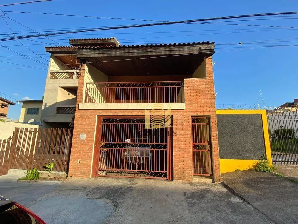 Sobrado, 3 quartos, 200 m² - Foto 1