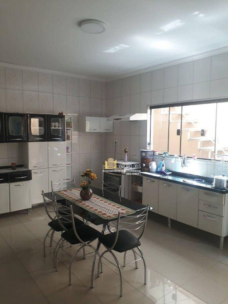 Casa, 3 quartos, 360 m² - Foto 4