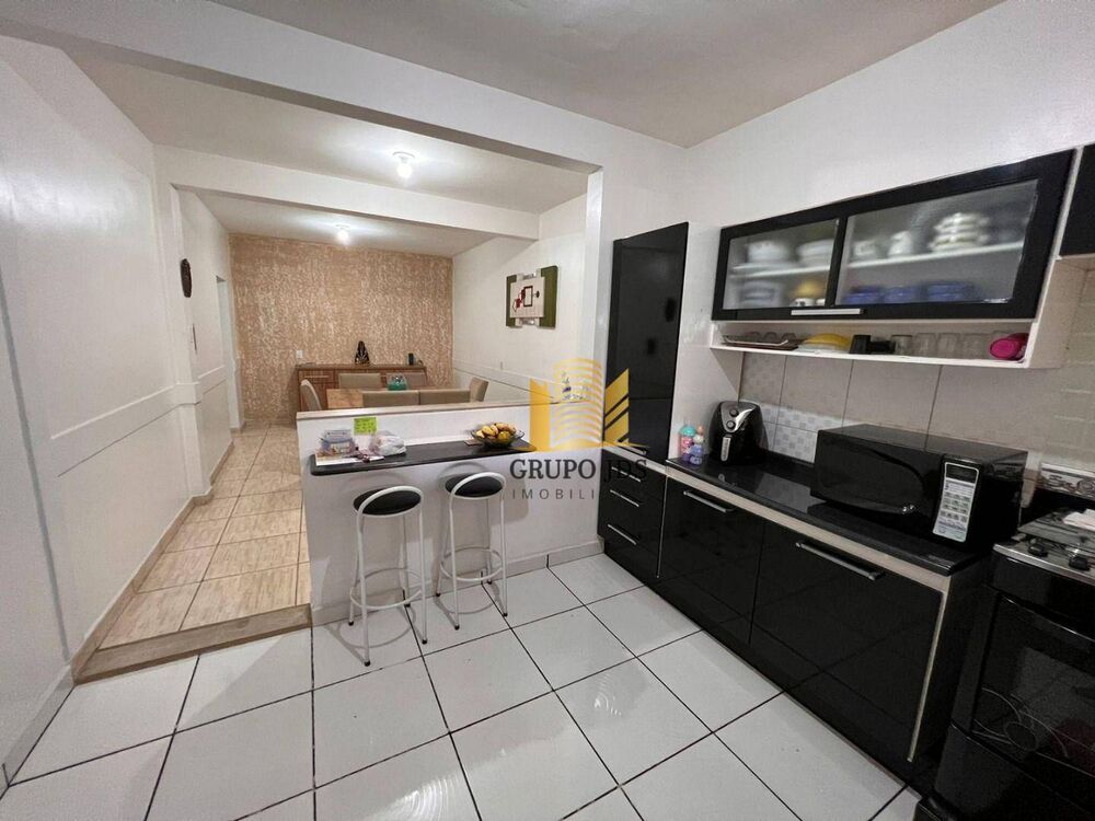 Casa, 2 quartos, 160 m² - Foto 1