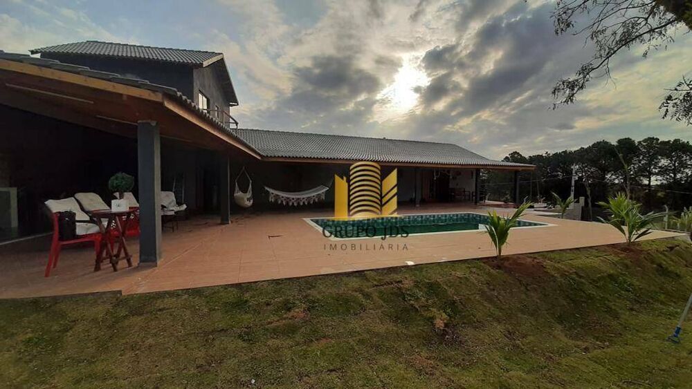 Chácara, 4 quartos, 240 m² - Foto 1