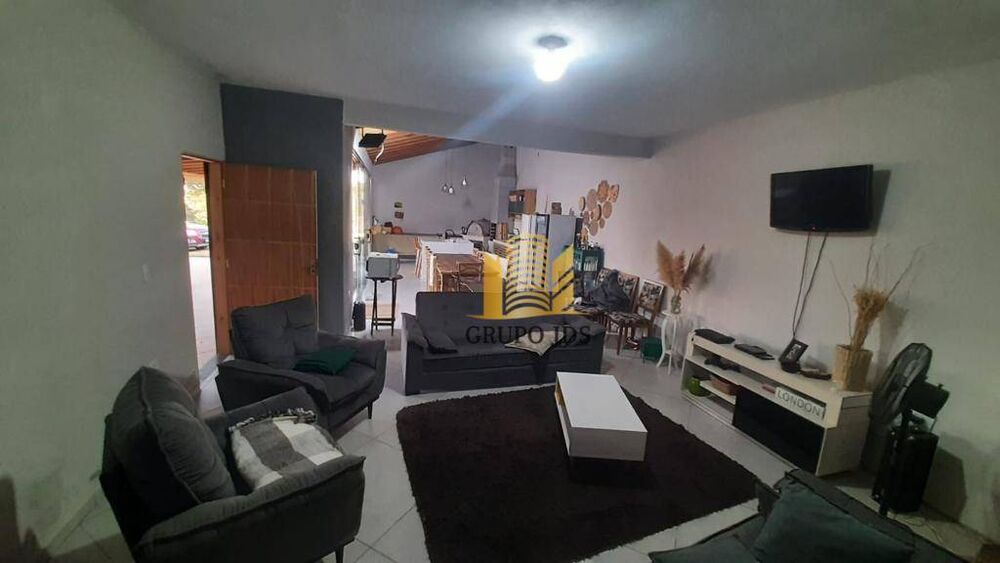 Chácara, 4 quartos, 240 m² - Foto 2