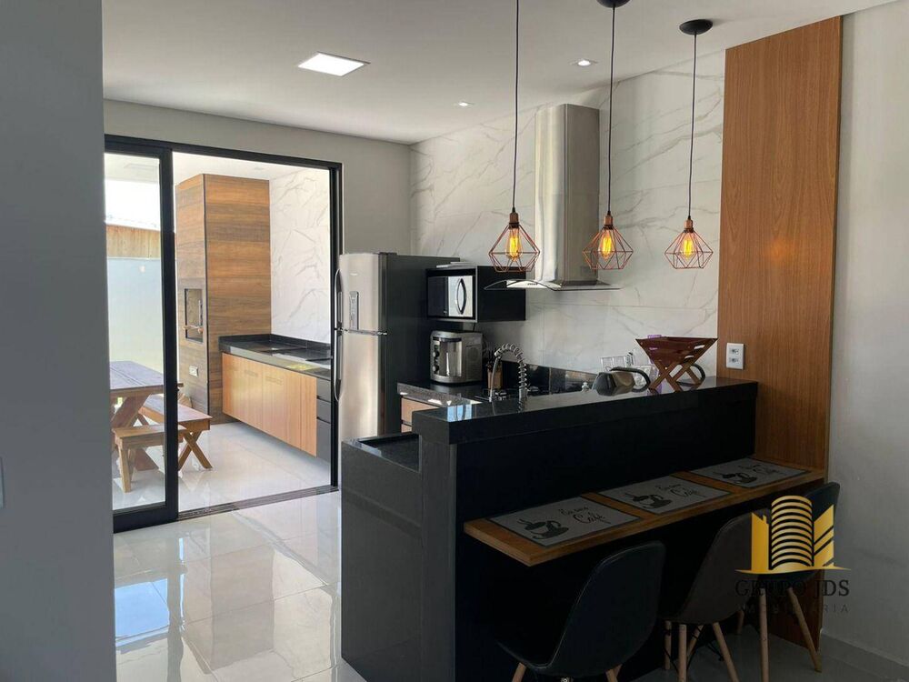 Sobrado, 3 quartos, 284 m² - Foto 1