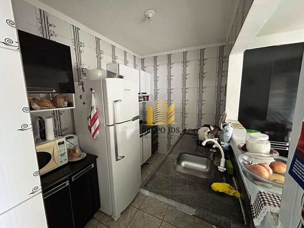 Casa à venda com 3 quartos, 70m² - Foto 10