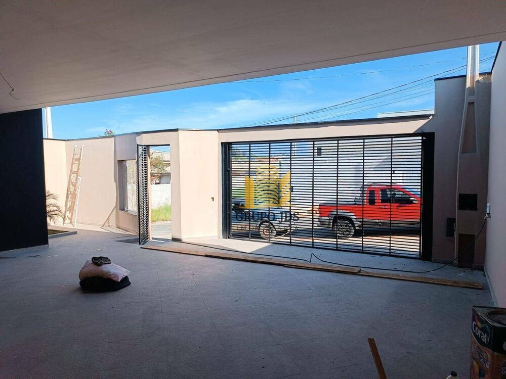Casa à venda com 3 quartos, 250m² - Foto 2