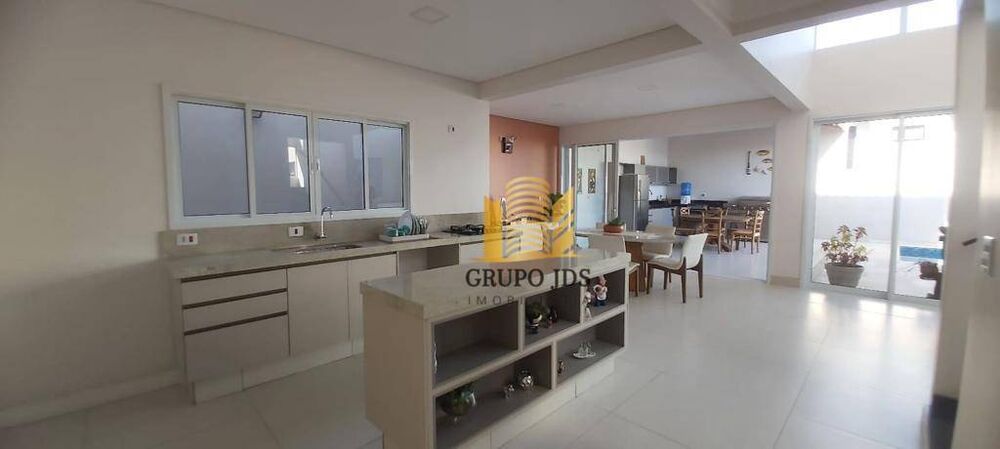 Sobrado, 3 quartos, 236 m² - Foto 3
