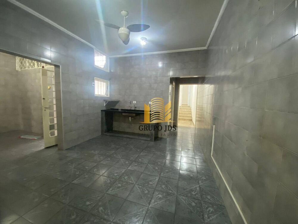 Casa, 4 quartos, 245 m² - Foto 1