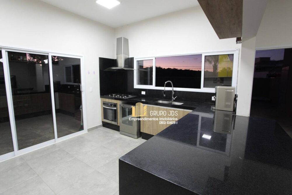 Casa, 3 quartos, 263 m² - Foto 4