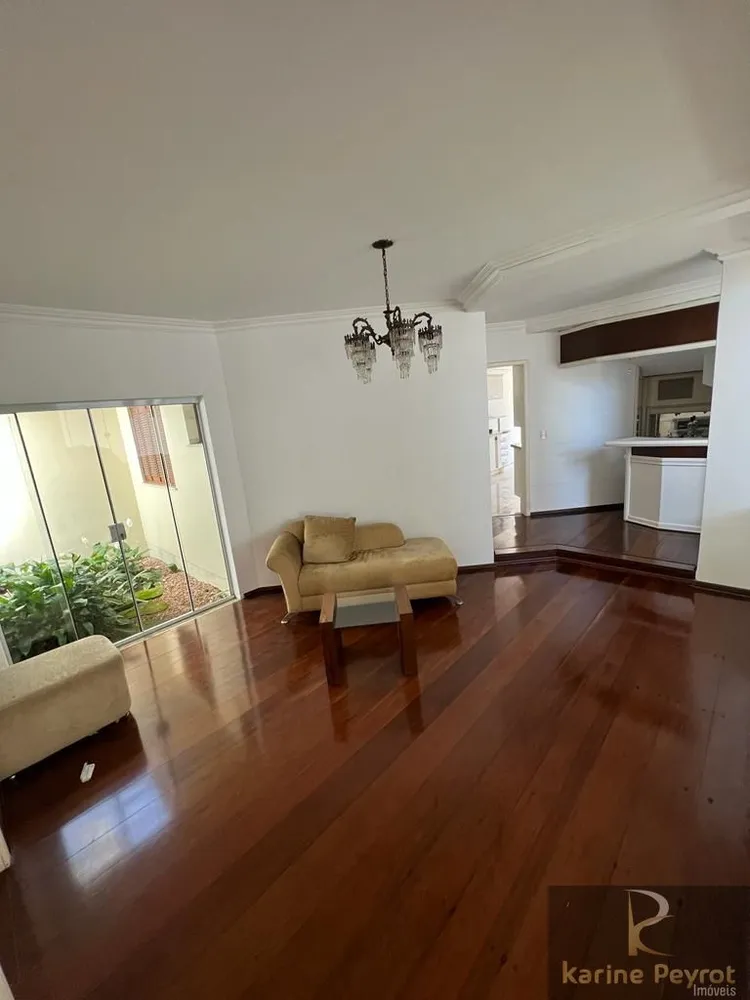Casa, 4 quartos, 234 m² - Foto 1