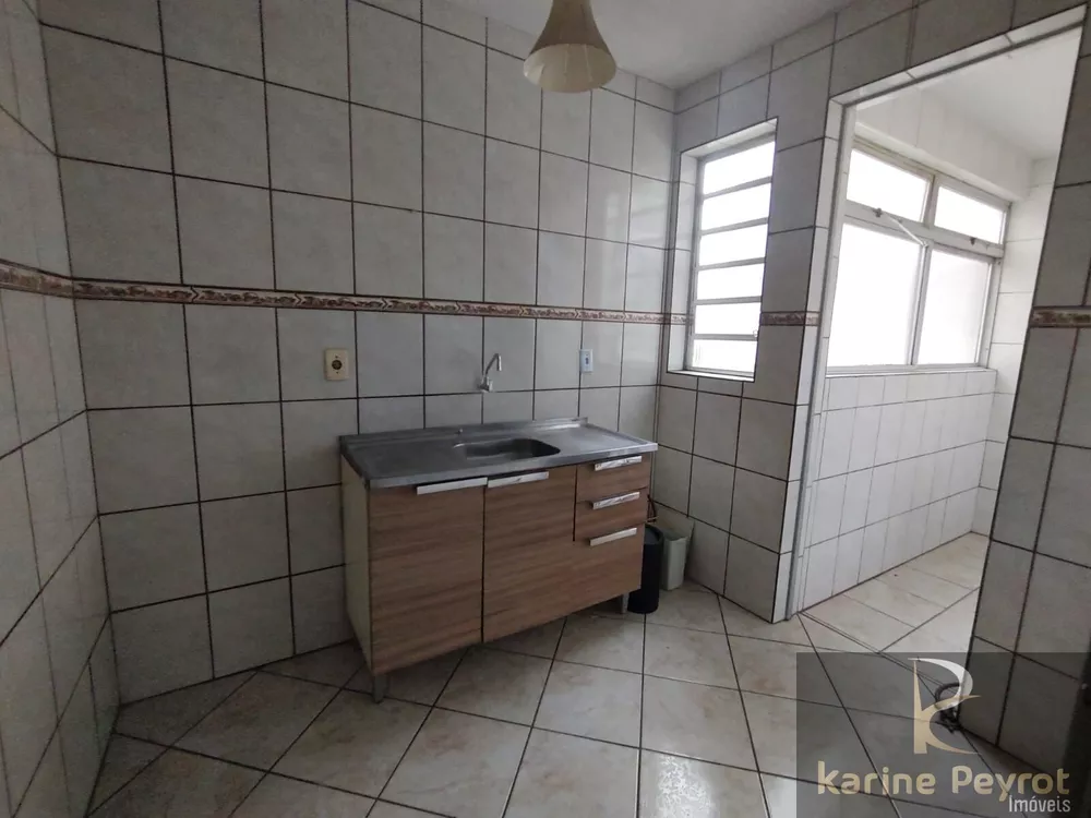 Apartamento à venda com 2 quartos, 60m² - Foto 3