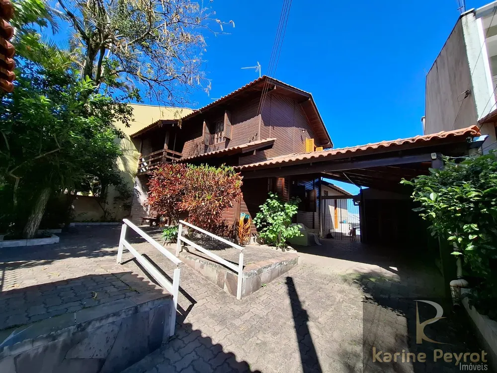 Casa, 4 quartos, 200 m² - Foto 1