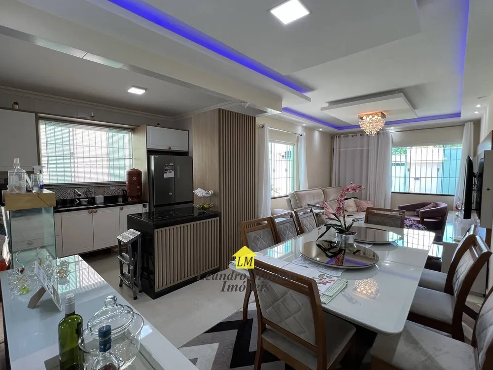 Casa, 3 quartos, 300 m² - Foto 1