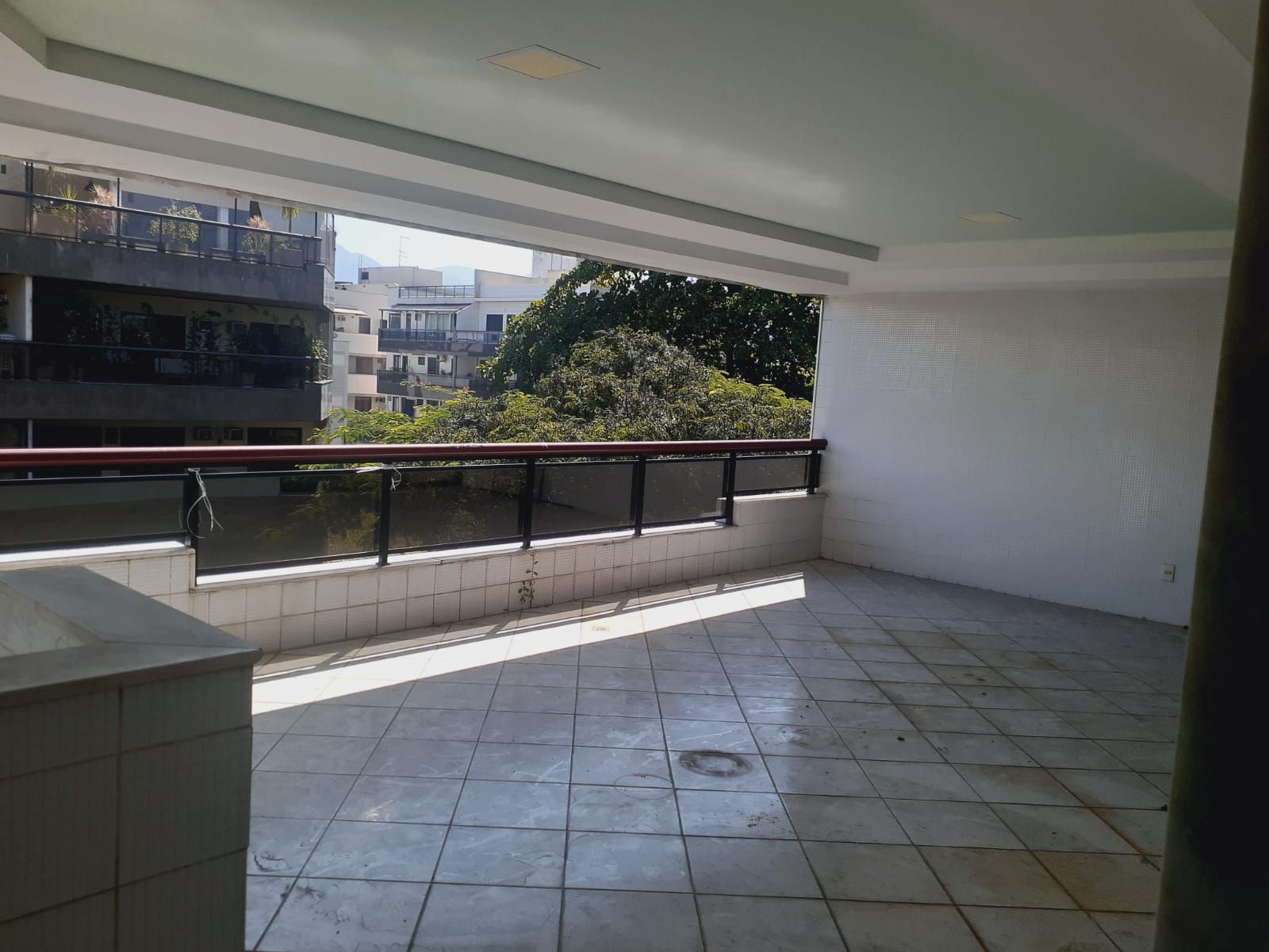 Apartamento à venda com 3 quartos, 125m² - Foto 1