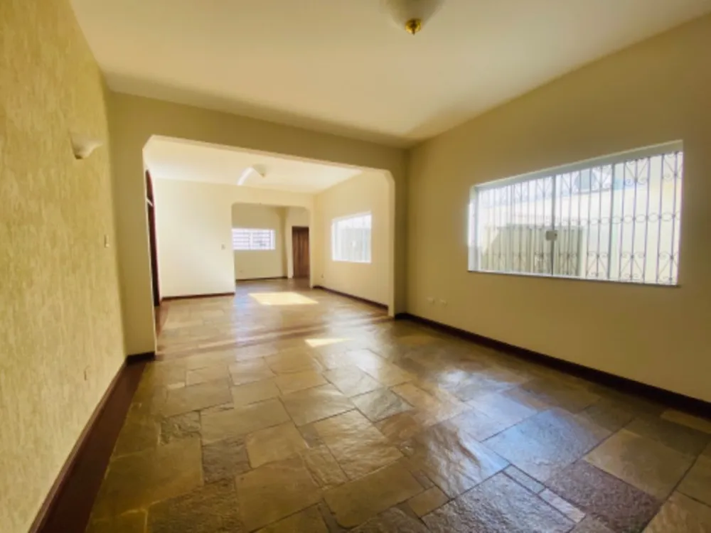 Casa, 4 quartos, 306 m² - Foto 1