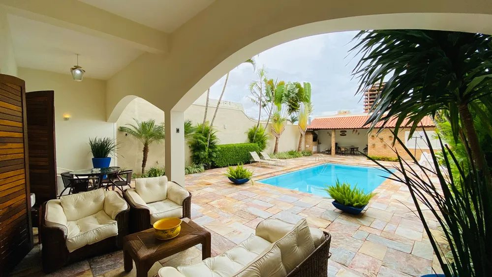 Sobrado, 3 quartos, 376 m² - Foto 1