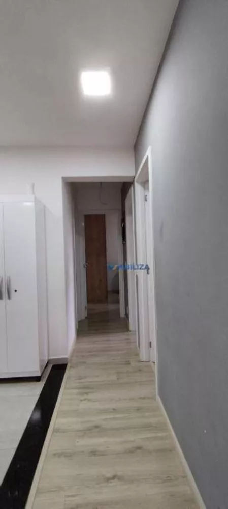 Apartamento à venda com 3 quartos, 81m² - Foto 2