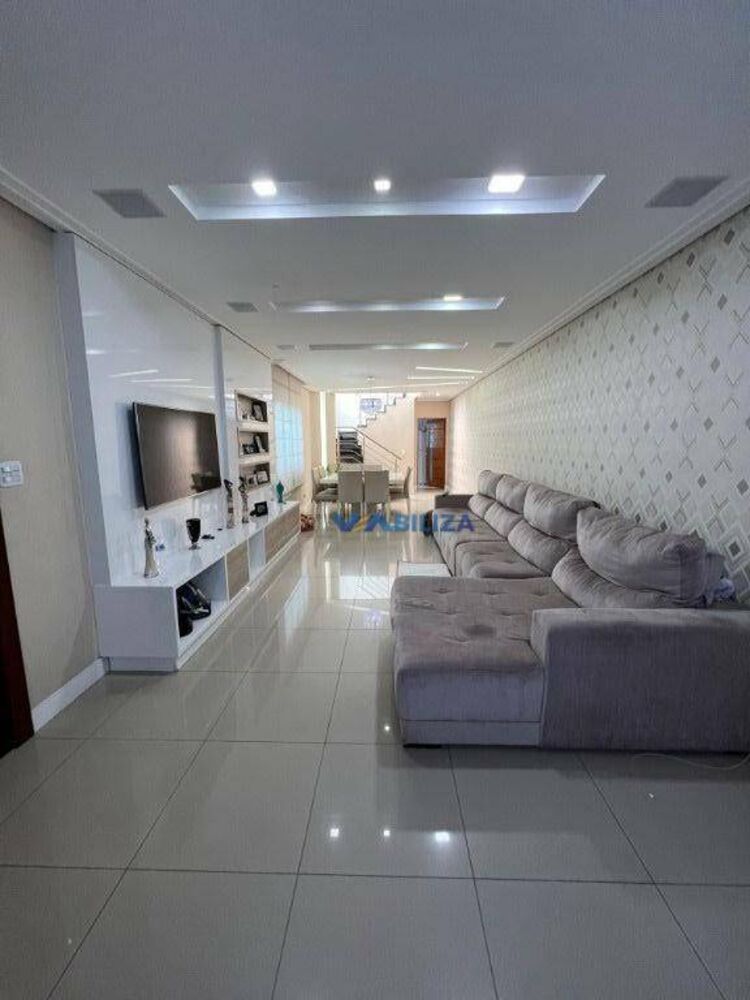 Sobrado, 4 quartos, 238 m² - Foto 1