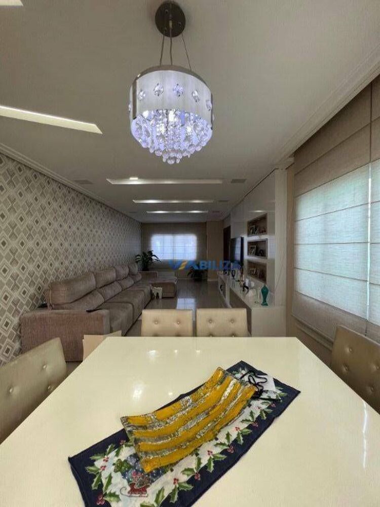 Sobrado, 4 quartos, 238 m² - Foto 2
