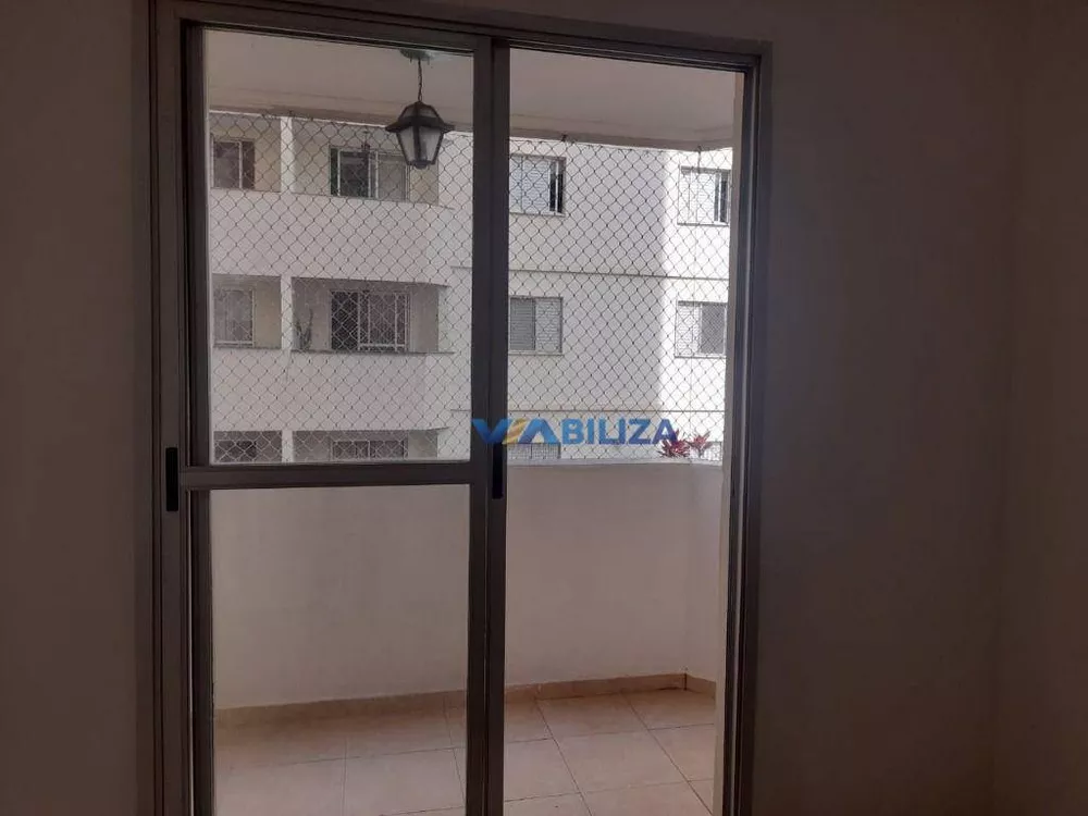 Apartamento à venda com 3 quartos, 72m² - Foto 2