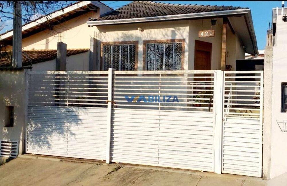 Casa à venda com 2 quartos, 74m² - Foto 1