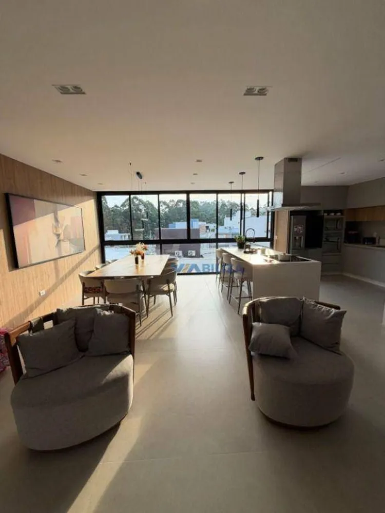 Sobrado, 4 quartos, 330 m² - Foto 1