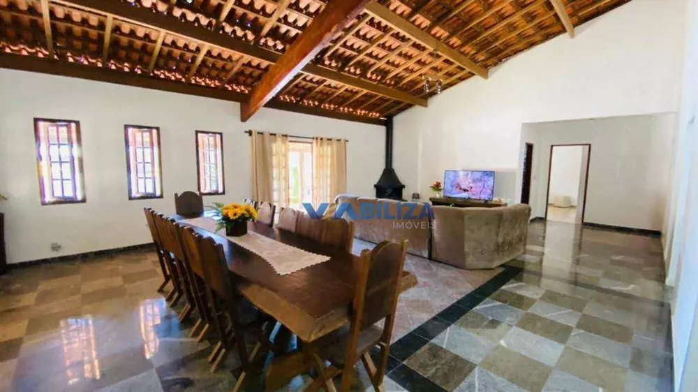 Chácara, 3 quartos, 2200 m² - Foto 1