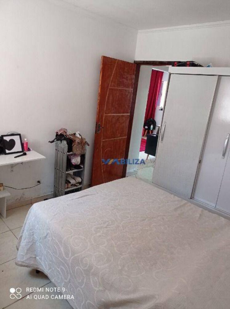 Casa à venda com 3 quartos, 119m² - Foto 2