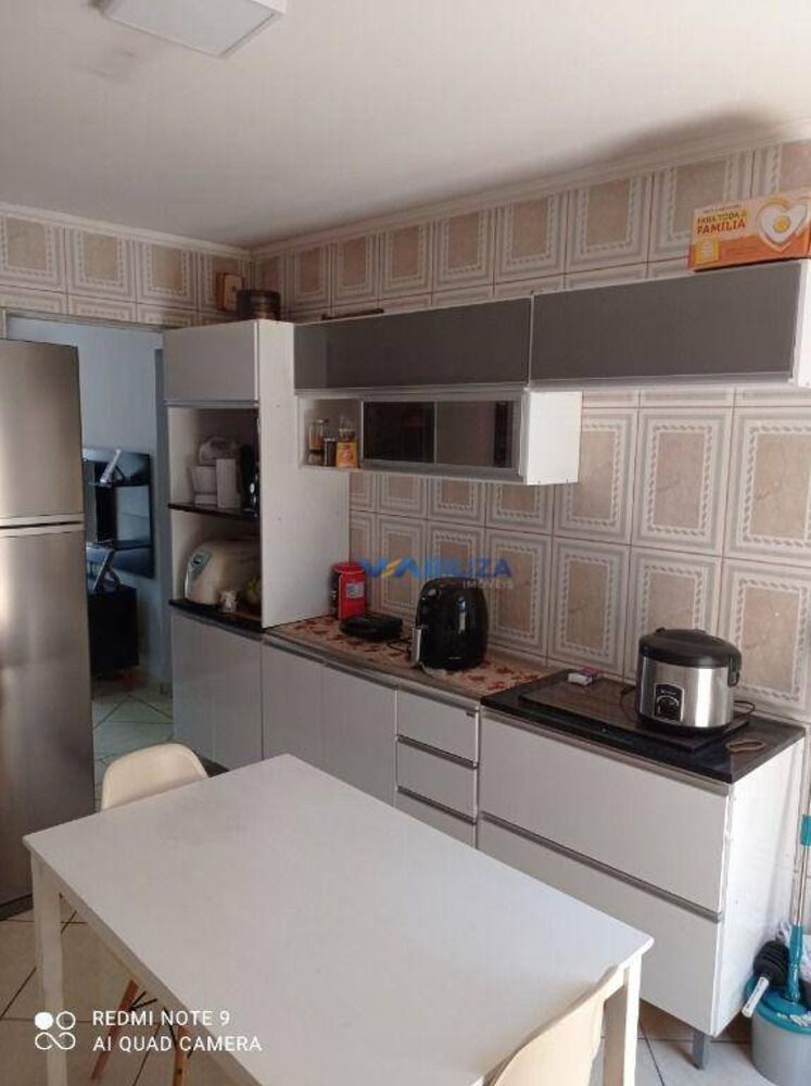 Casa à venda com 3 quartos, 119m² - Foto 3