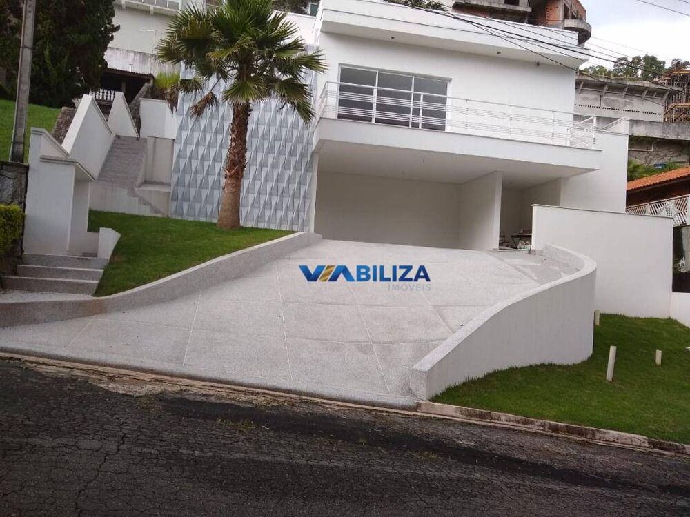 Sobrado à venda com 3 quartos, 250m² - Foto 1