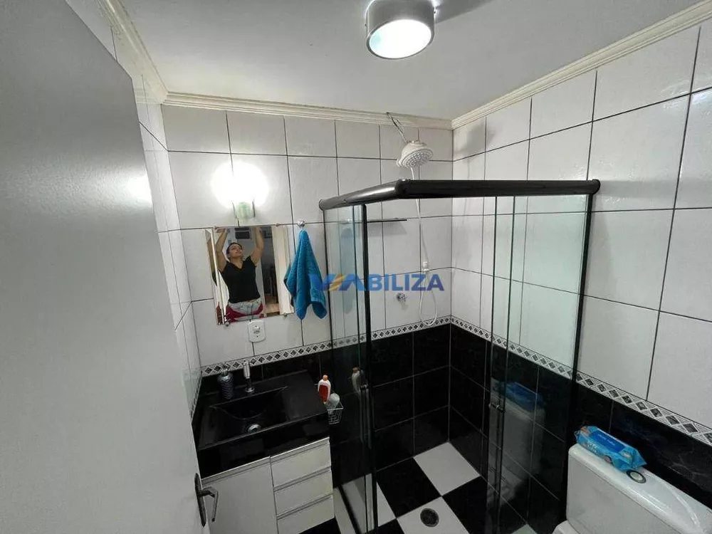 Apartamento à venda com 2 quartos, 80m² - Foto 2