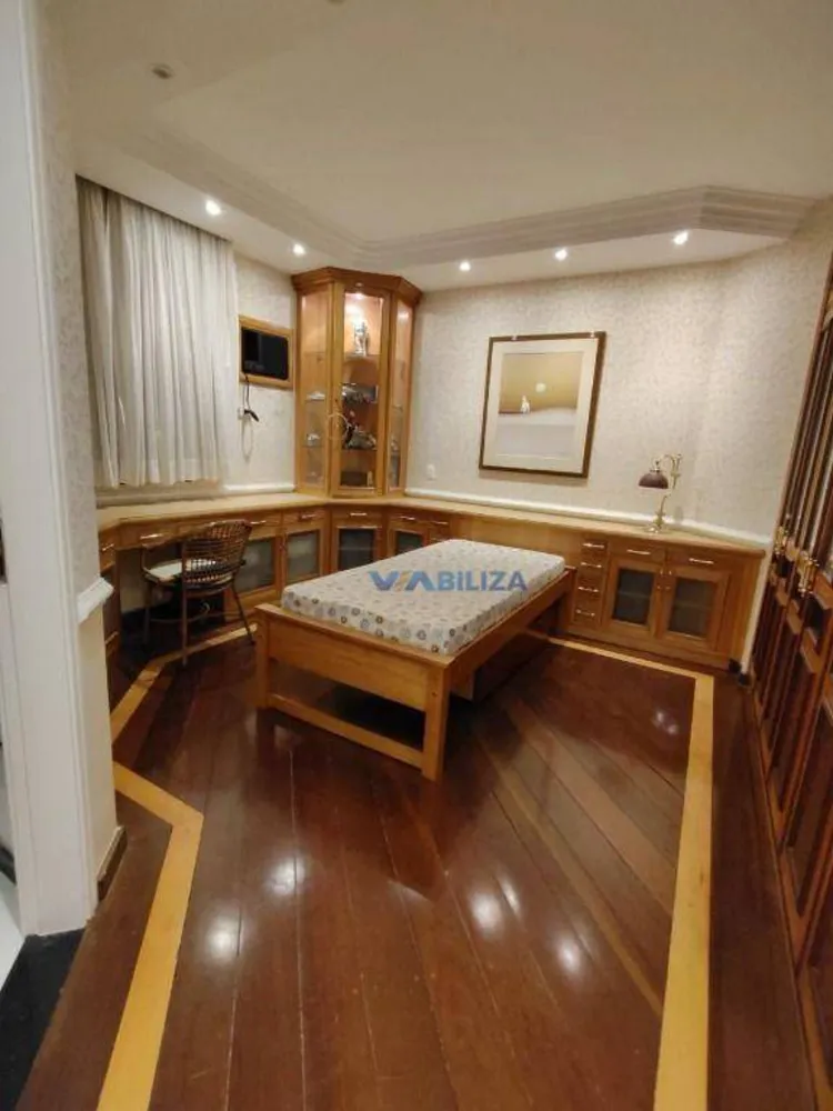 Apartamento, 3 quartos, 240 m² - Foto 1