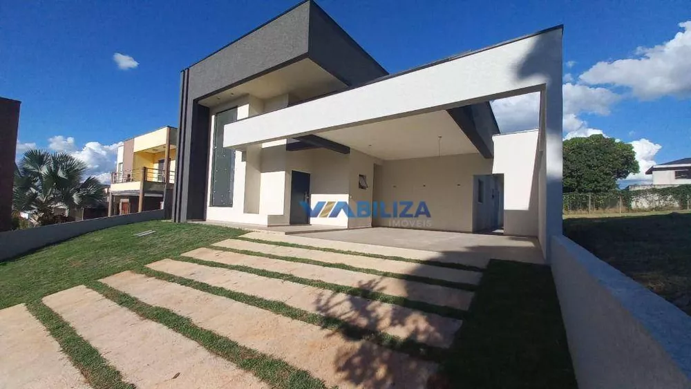 Casa de Condomínio à venda com 3 quartos, 250m² - Foto 1