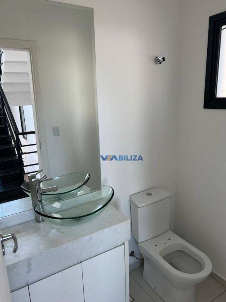 Sobrado à venda com 3 quartos, 200m² - Foto 1