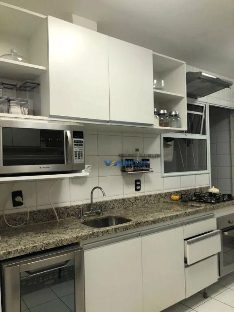 Apartamento à venda com 3 quartos, 128m² - Foto 2