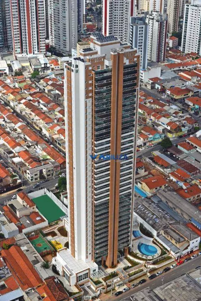 Apartamento à venda com 4 quartos, 227m² - Foto 1