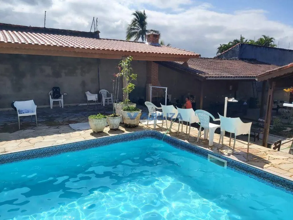 Casa, 3 quartos, 200 m² - Foto 1