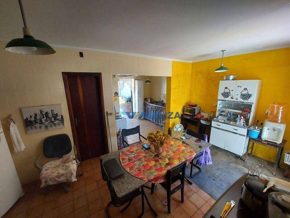 Sobrado à venda com 3 quartos, 147m² - Foto 1