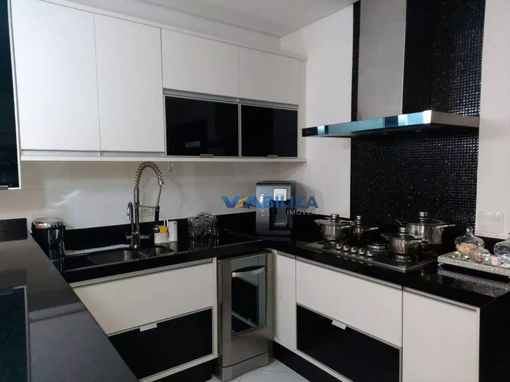 Sobrado à venda com 3 quartos, 150m² - Foto 1