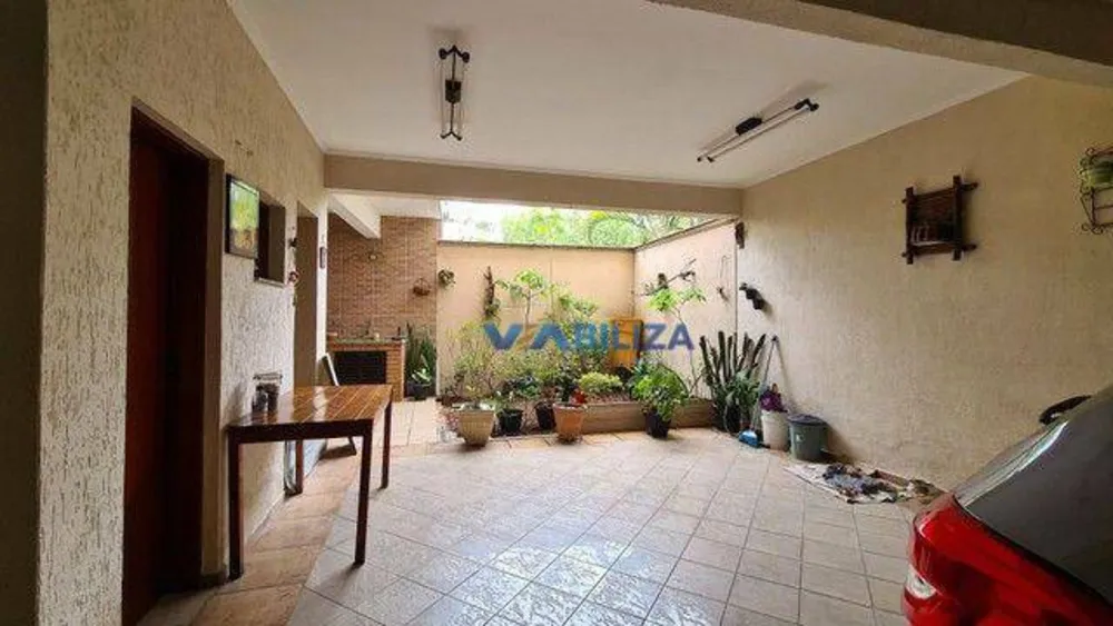 Casa, 4 quartos, 198 m² - Foto 2