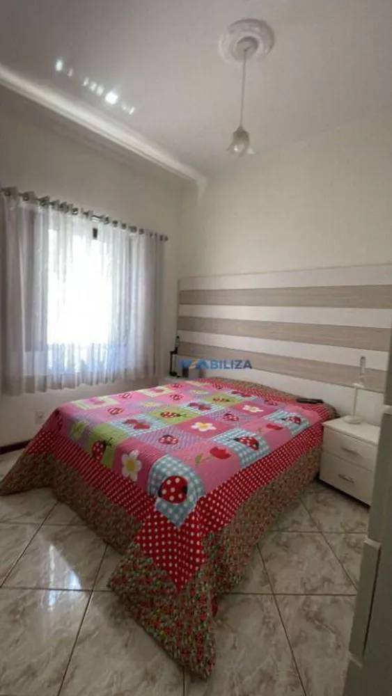 Casa à venda com 2 quartos, 189m² - Foto 9