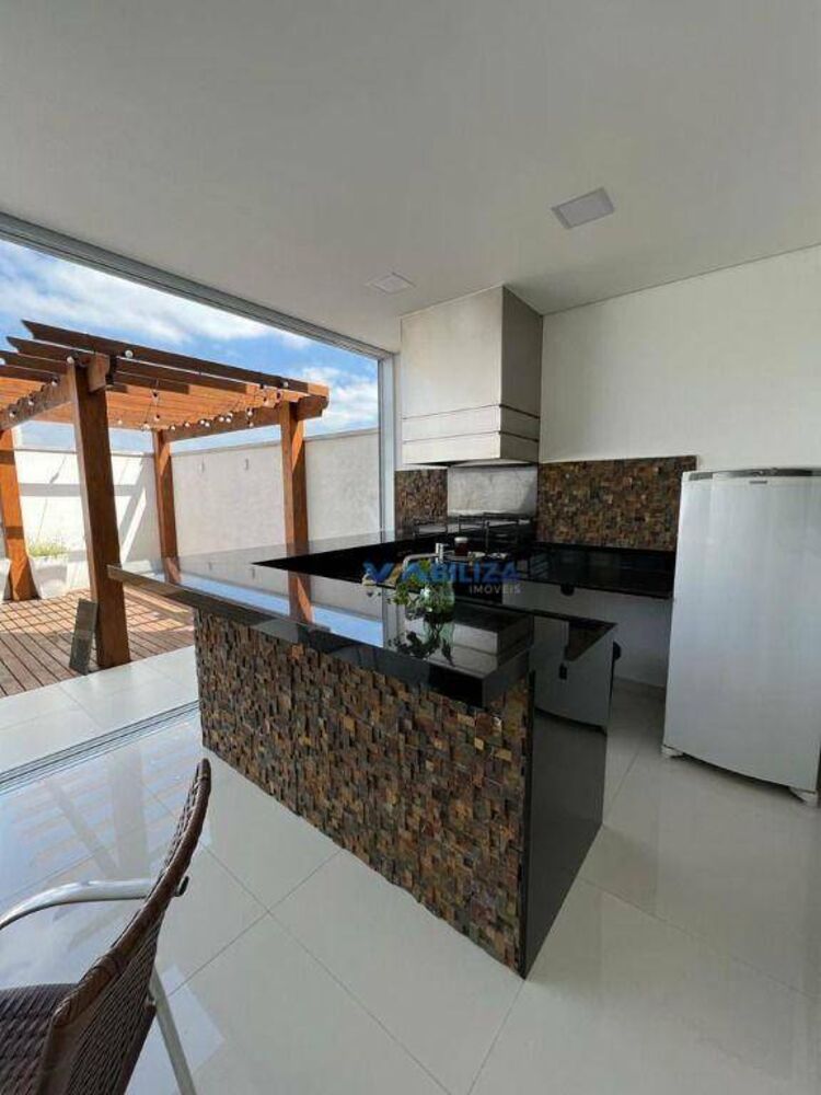 Sobrado à venda com 3 quartos, 460m² - Foto 1