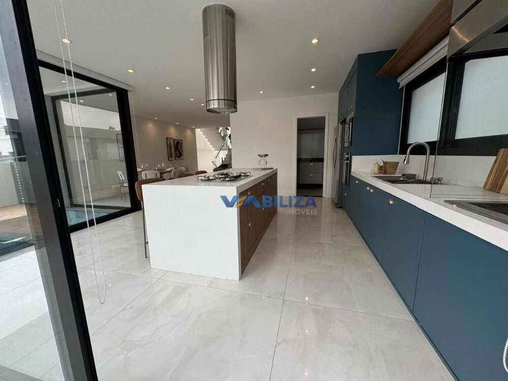Sobrado à venda com 4 quartos, 320m² - Foto 2